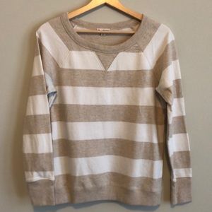 Gap sweatshirt